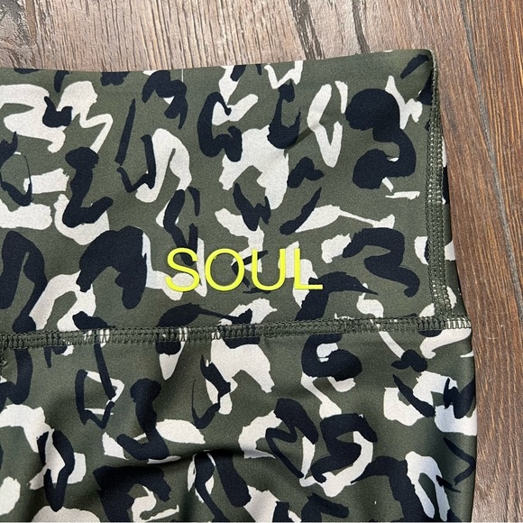 SOUL by soulcycle, leopard camo leggings
SZ XS - Picture 11 of 11